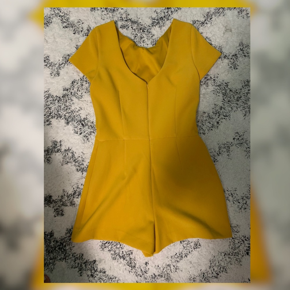Yellow romper - Picture 2 of 2